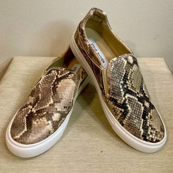 STEVE MADDEN Sz 9 Ellen Snake Print  Slip On Leather Upper Rubber Sole Loafers - Picture 1 of 12